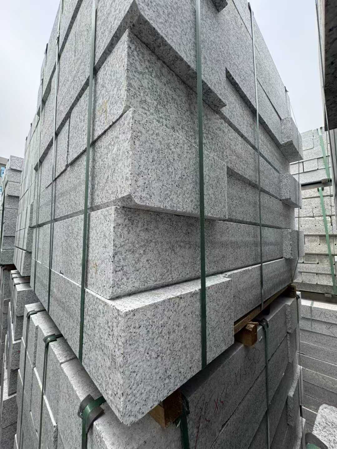 佳木斯芝麻白路牙石 马路牙子