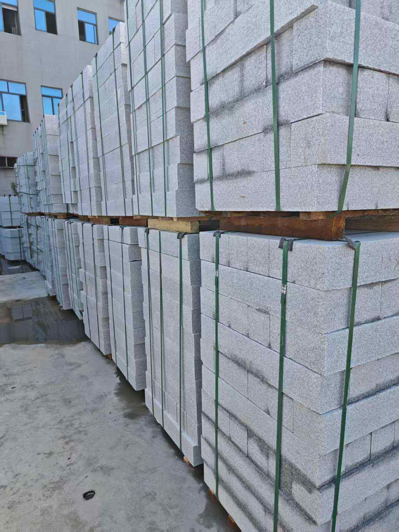 佳木斯芝麻白路牙石，路侧石